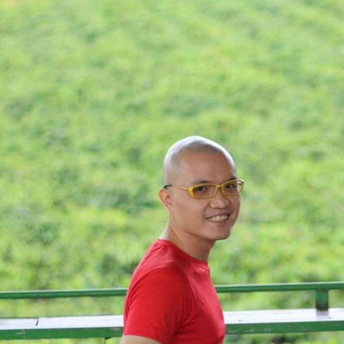 Chú chó mù sau một thời gian đã trở về với anh đánh giày câm
