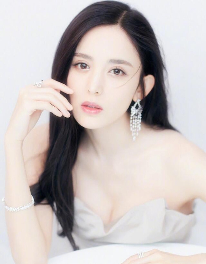 Ảnh thời thơ ấu xinh đẹp của Tứ đại mỹ nhân Tân Cương