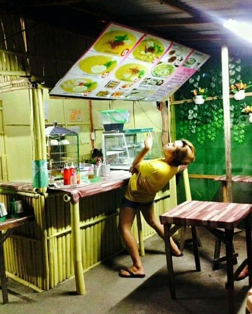 Ảnh vui tuần qua: Thời trang ẩm thực, kĩ năng trốn mẹ