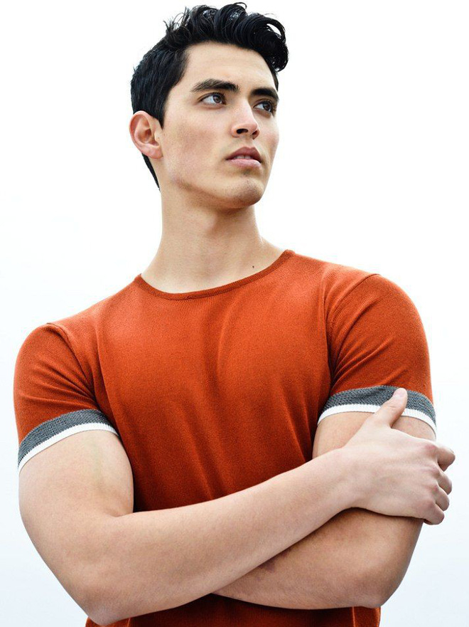 Cận cạnh ngoại hình đẹp miễn chê của quán quân The Face Men 2018