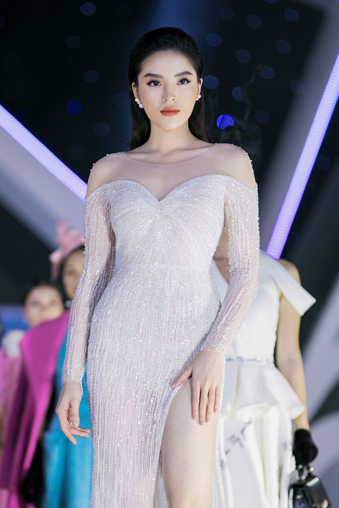 Cung la giam can, Bich Phuong duoc vi nhu con ghe con Nam Em lai beo u the nay day