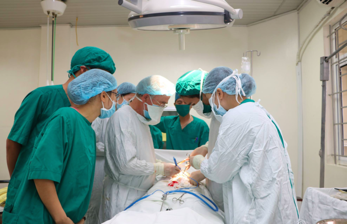 Đang nằm trên bàn đẻ, mẹ bỗng hôn mê vì nguyên nhân này