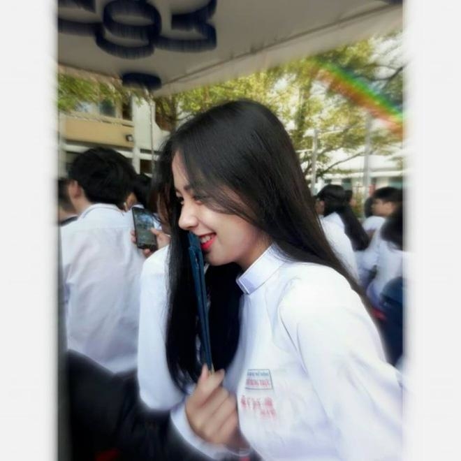 Những cô gái bất ngờ nổi tiếng vì sở hữu 'góc nghiêng thần thánh