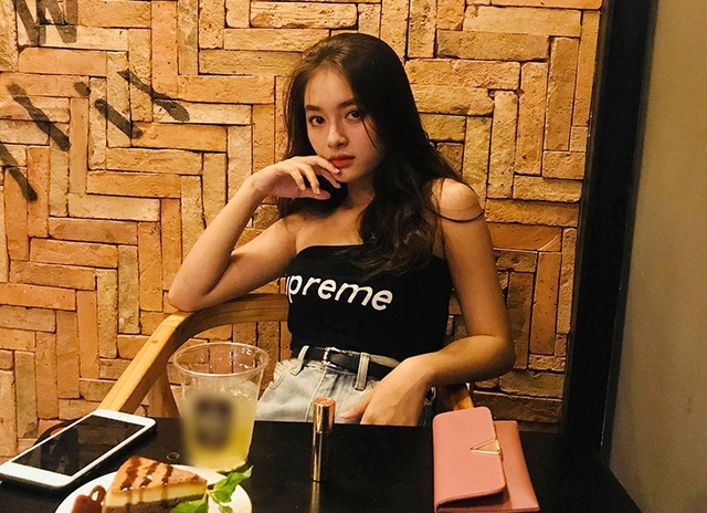 Những cô gái bất ngờ nổi tiếng vì sở hữu 'góc nghiêng thần thánh