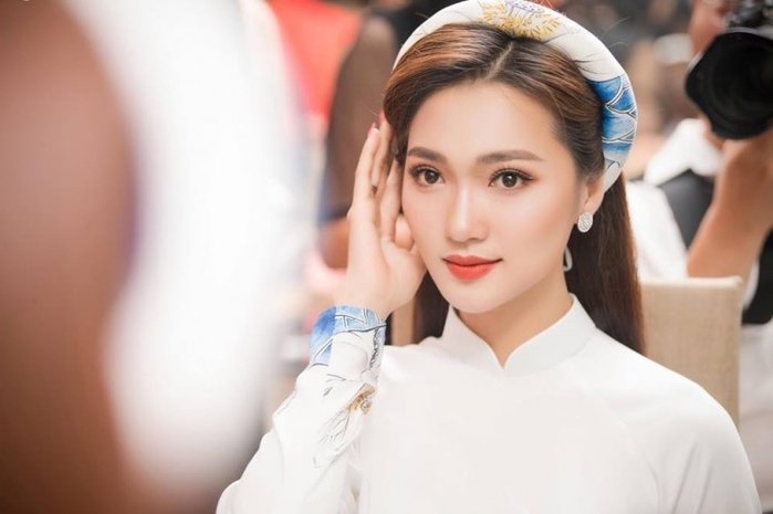 Những cô bồ xinh xắn và quyến rũ của tuyển Việt Nam