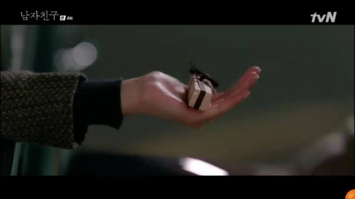 Encounter tập 4: Chồng cũ đứng hình khi thấy Song Hye Kyo bên trai đẹp