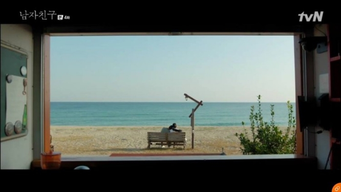 Encounter tập 4: Chồng cũ đứng hình khi thấy Song Hye Kyo bên trai đẹp