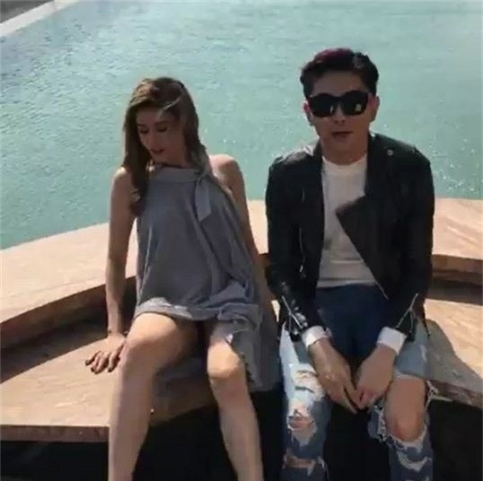 Gu thoi trang than troi cua sao Viet: Chi Pu suyt chut nua nguc nhay ra ngoai