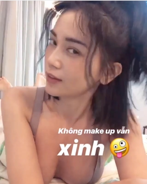 Loạt mỹ nhân Việt chạy theo phong cách ngực nhảy ra ngoài!