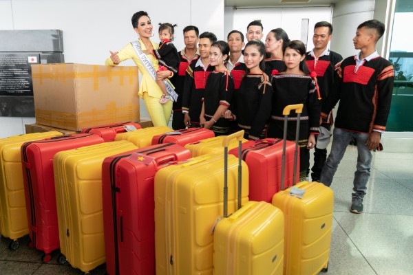 H’Hen Niê khéo léo quảng bá hình ảnh quê hương tại Miss Universe