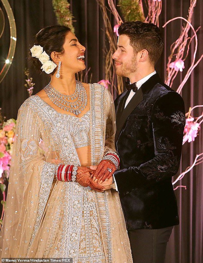Hôn lễ thế kỷ của hoa hậu thế giới và Nick Jonas, hoàng tử Disney