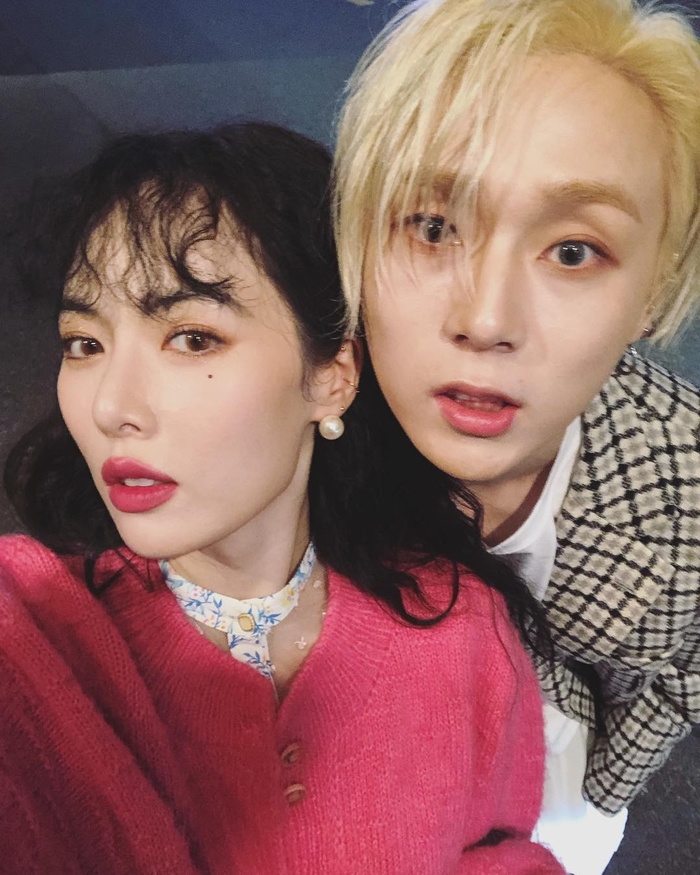 HyunA và E’Dawn có đang bày tỏ tình yêu quá lố