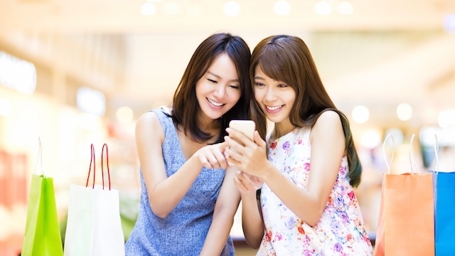 Không đùa đâu, mua sắm giúp chúng ta hạnh phúc hơn là điều có thật đấy