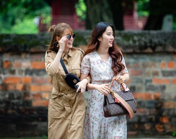 Map me bo vuc vi scandal, ai la nguoi o ben canh Nam Em va loat sao Viet nay