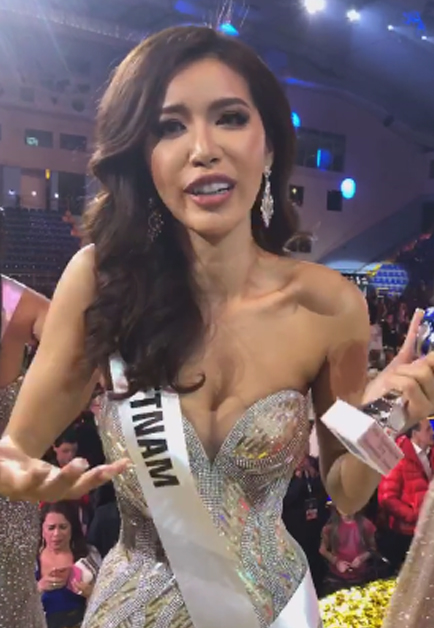 Minh Tú bật khóc xin lỗi fan vì dừng chân ở Top 10 Miss Supranational