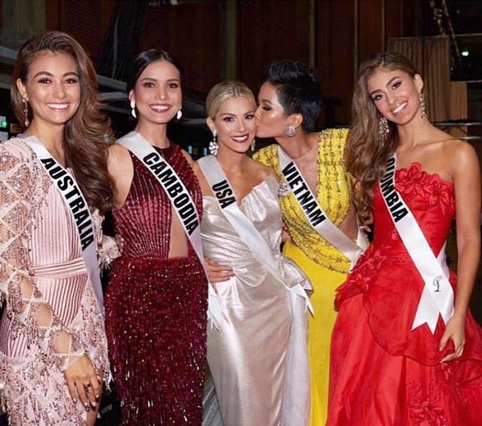 Miss USA nói video chế giễu H'Hen Niê và Miss Campuchia đã chỉnh sửa