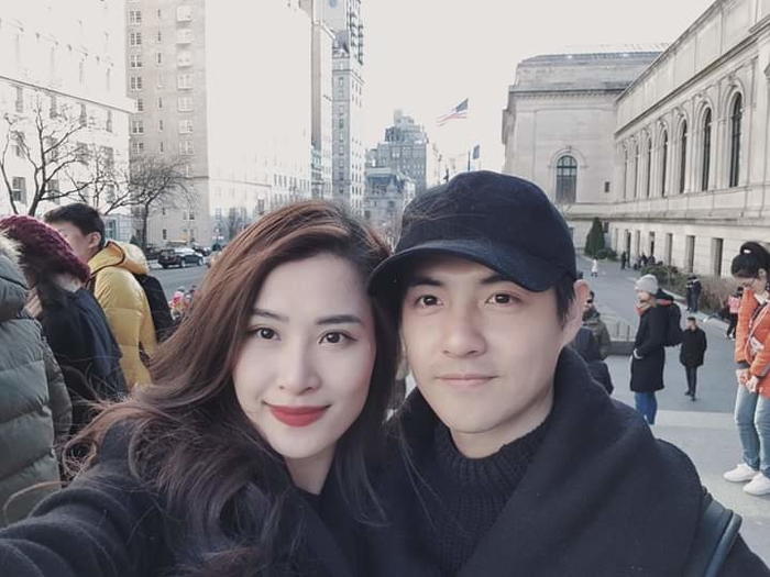 Một năm nhìn lại chặng đường tình yêu của các cặp đôi hot nhất showbiz