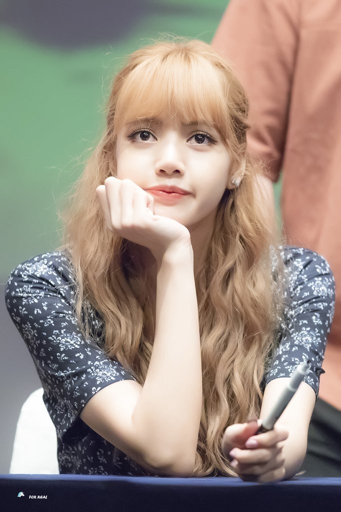 Mỹ nhân có nhan sắc búp bê hoàn hảo nhất Kpop hiện nay