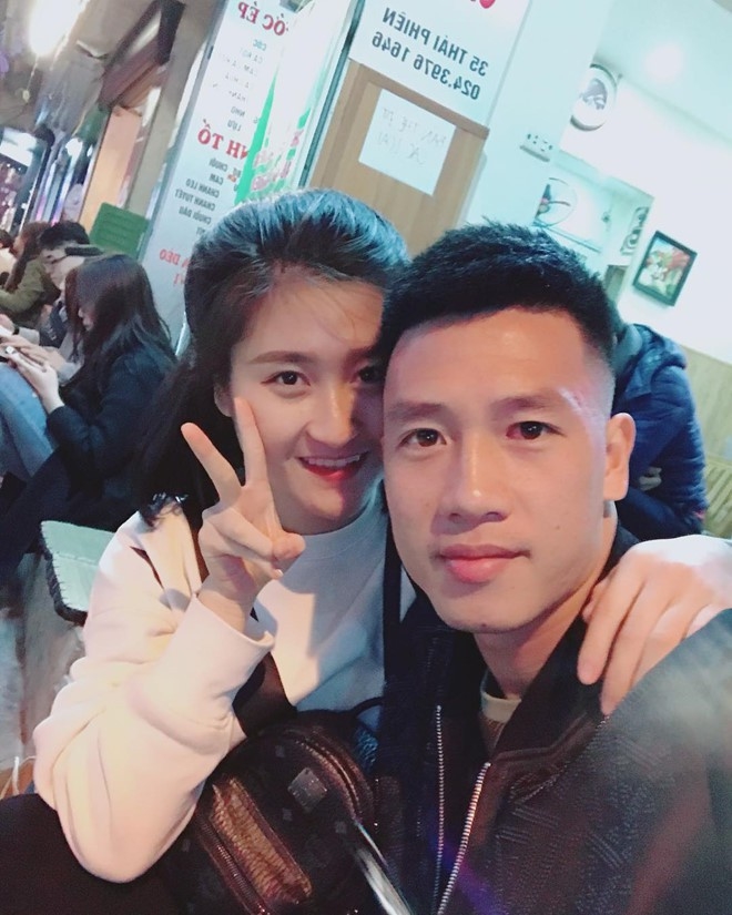 Bạn gái xinh đẹp và quyến rũ của cầu thủ Nguyễn Huy Hùng