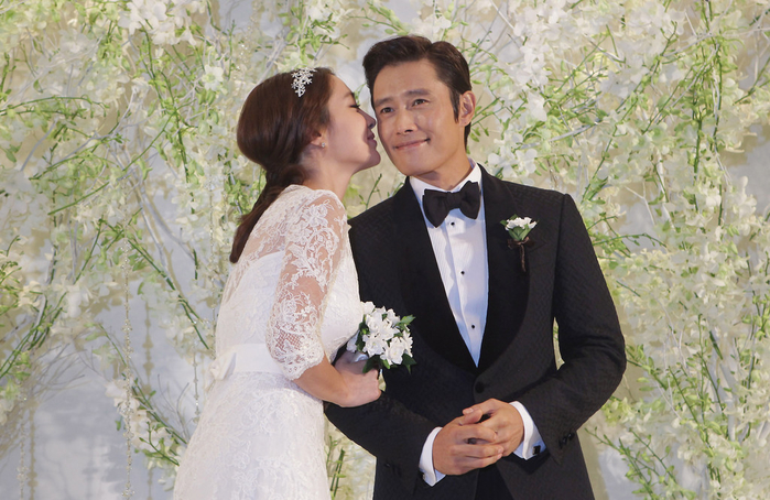 Những cặp đôi chú ơi em yêu anh đã từng gây bão showbiz châu Á
