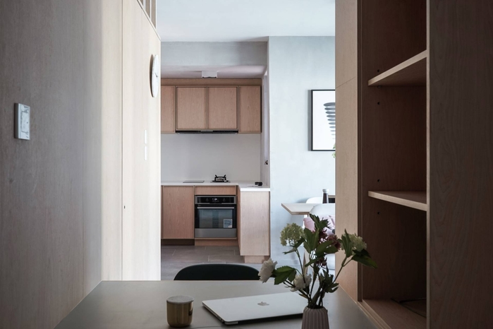 Vỏn vẹn 33m², căn hộ của cặp vợ chồng trẻ gây sốt vì quá tiện nghi
