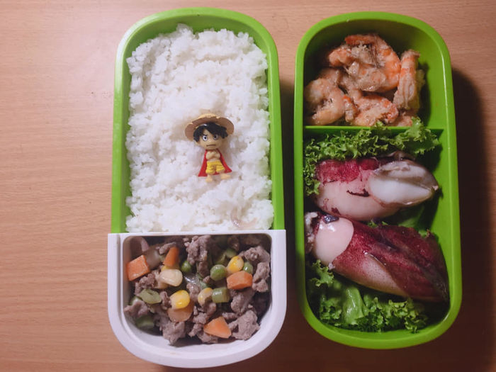 Ơn giời! Vợ nhà người ta với những hộp cơm trưa thần thánh đây rồi