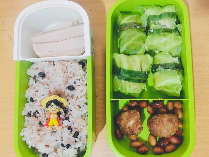 Ơn giời! Vợ nhà người ta với những hộp cơm trưa thần thánh đây rồi