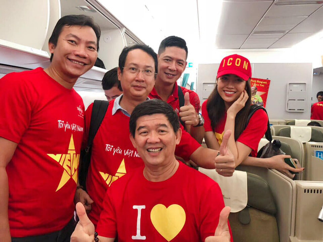 Orange nhận giải tại MAMA 2018, Minh Hằng lại lộ cằm nhọn hoắt