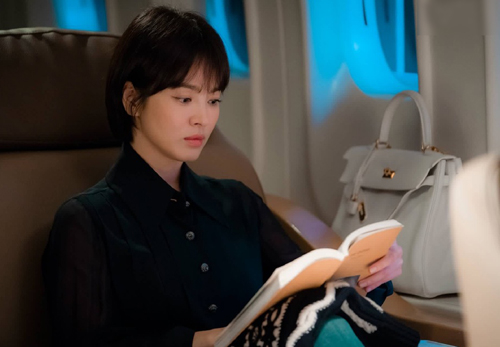 Đẳng cấp xa xỉ của Song Hye Kyo khi đóng quý cô trâm anh thế phiệt