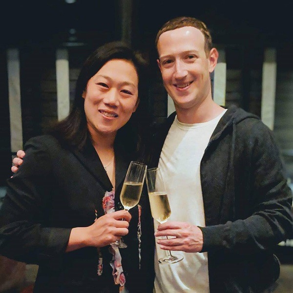 Những tỷ phú nổi tiếng này từng rửa bát giúp vợ nhưng ngôi nhà có bình yên hay không lại rất khác - Ảnh 3. Những tỷ phú nổi tiếng này từng rửa bát giúp vợ nhưng ngôi nhà có bình yên hay không lại rất khác - Ảnh 3.