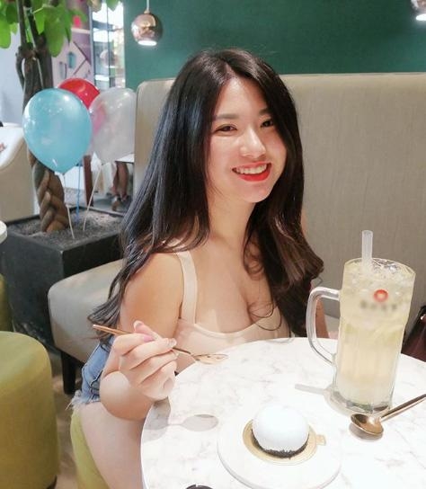 Mẹ đơn thân lột xác trở thành hotmom ngực khủng đầy gợi cảm