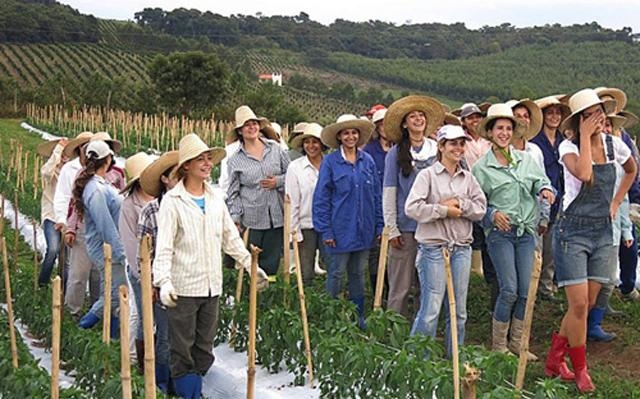 Tây lương nữ quốc ngoài đời thật, thèm đàn ông, thèm hôn