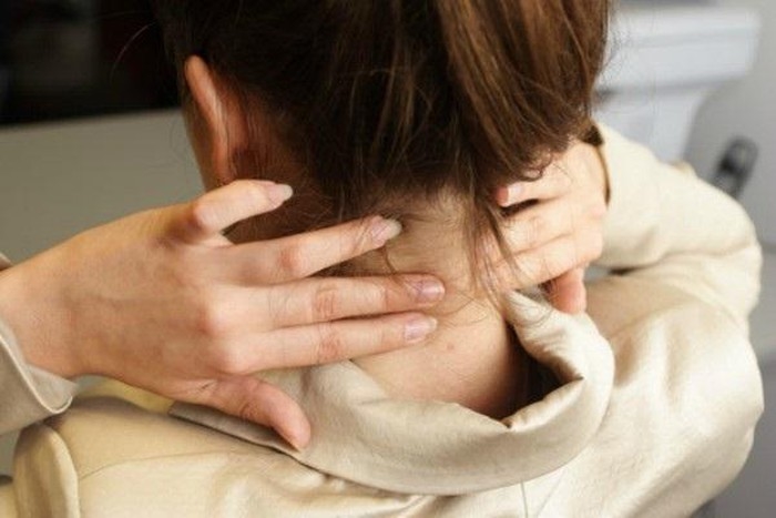 Cô gái 23 tuổi liệt nửa người vì một hành động đơn giản
