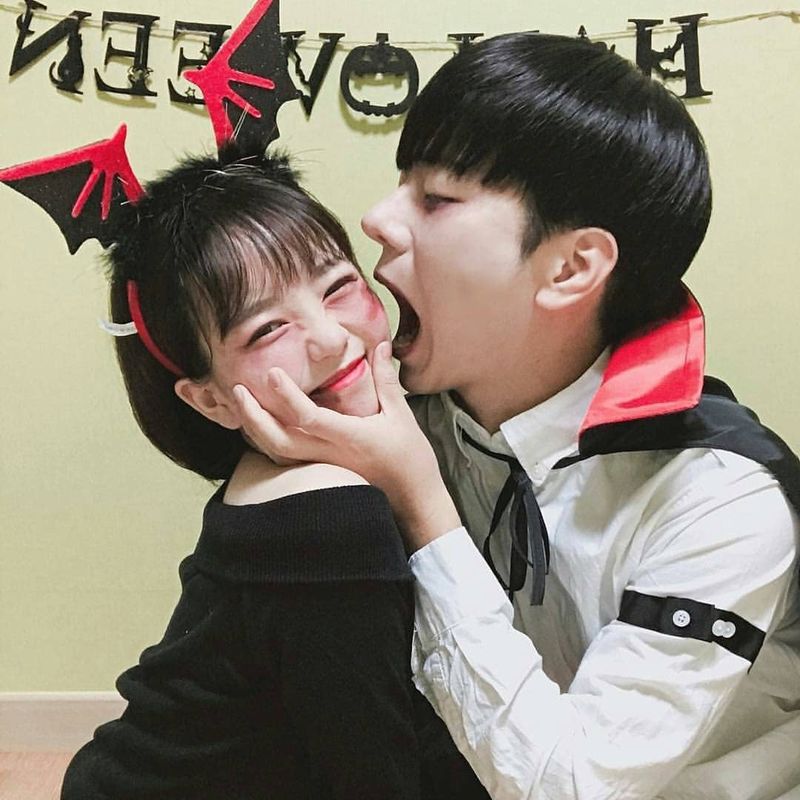 Véo má, xoa đầu: Loạt hành động con trai nghĩ dễ thương vô đối nhưng con gái lại thấy phiền vô cùng - Ảnh 2. Véo má, xoa đầu: Loạt hành động con trai nghĩ dễ thương vô đối nhưng con gái lại thấy phiền vô cùng - Ảnh 2.