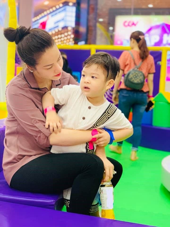 Phá»ng vấn Äá»c quyá»n Nháºt Kim Anh: Tôi ly hôn ÄÆ°á»£c gần 3 nÄm, hiá»n Äang bá» chá»ng cản trá» viá»c gặp con! - Ảnh 2.