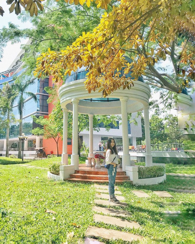 5 trường Đại học sống ảo “xịn” nhất Sài Gòn, cứ đứng vào là có ngay hình nghìn like khiến ai cũng gato - Ảnh 40. 5 trường Đại học sống ảo “xịn” nhất Sài Gòn, cứ đứng vào là có ngay hình nghìn like khiến ai cũng gato - Ảnh 40.
