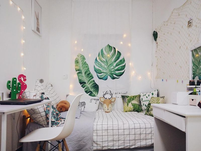 Thuê phòng trọ giá rẻ diện tích 10m2 âm u như nhà ma, girl khéo tay F5 nó thành không gian xinh xắn bất ngờ - Ảnh 2. Thuê phòng trọ giá rẻ diện tích 10m2 âm u như nhà ma, girl khéo tay F5 nó thành không gian xinh xắn bất ngờ - Ảnh 2.