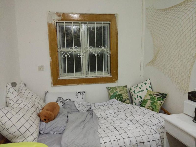 Thuê phòng trọ giá rẻ diện tích 10m2 âm u như nhà ma, girl khéo tay F5 nó thành không gian xinh xắn bất ngờ - Ảnh 7. Thuê phòng trọ giá rẻ diện tích 10m2 âm u như nhà ma, girl khéo tay F5 nó thành không gian xinh xắn bất ngờ - Ảnh 7.
