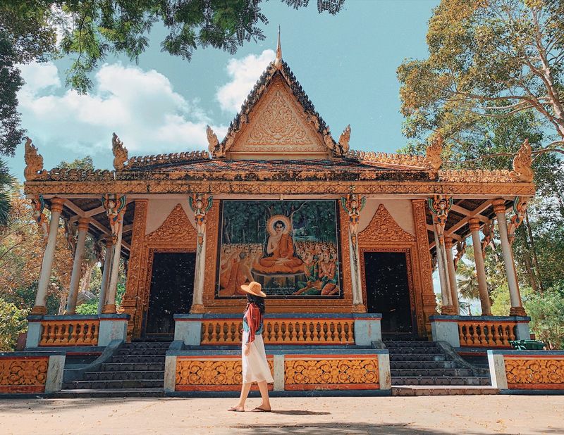 Thăm quê K-ICM, trai đẹp gây bão với bản hit “Sóng Gió”: Chùa chiền đẹp xuất sắc, thiên đường check-in mới của miền Tây là đây! - Ảnh 5. Thăm quê K-ICM, trai đẹp gây bão với bản hit “Sóng Gió”: Chùa chiền đẹp xuất sắc, thiên đường check-in mới của miền Tây là đây! - Ảnh 5.