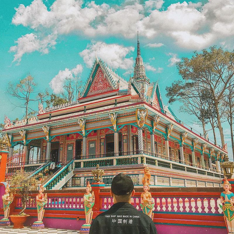 Thăm quê K-ICM, trai đẹp gây bão với bản hit “Sóng Gió”: Chùa chiền đẹp xuất sắc, thiên đường check-in mới của miền Tây là đây! - Ảnh 11. Thăm quê K-ICM, trai đẹp gây bão với bản hit “Sóng Gió”: Chùa chiền đẹp xuất sắc, thiên đường check-in mới của miền Tây là đây! - Ảnh 11.