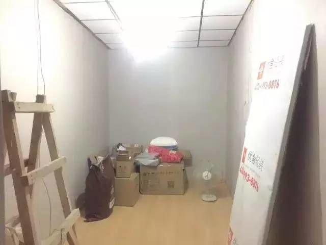 Không gian phòng trọ bắt đầu được cải tạo. Không gian phòng trọ