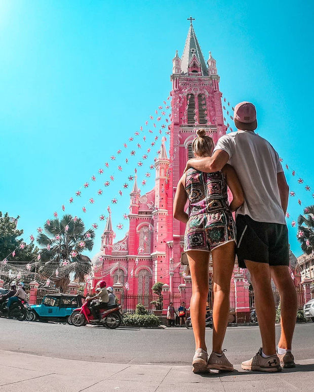 Nhà thờ màu hồng này sắp soán ngôi phố đi bộ và chung cư cà phê để trở thành địa điểm được chụp ảnh nhiều nhất ở Sài Gòn đấy! - Ảnh 6. Nhà thờ màu hồng này sắp soán ngôi phố đi bộ và chung cư cà phê để trở thành địa điểm được chụp ảnh nhiều nhất ở Sài Gòn đấy! - Ảnh 6.