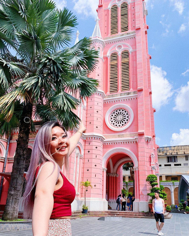 Nhà thờ màu hồng này sắp soán ngôi phố đi bộ và chung cư cà phê để trở thành địa điểm được chụp ảnh nhiều nhất ở Sài Gòn đấy! - Ảnh 12. Nhà thờ màu hồng này sắp soán ngôi phố đi bộ và chung cư cà phê để trở thành địa điểm được chụp ảnh nhiều nhất ở Sài Gòn đấy! - Ảnh 12.