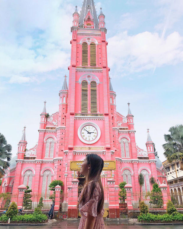 Nhà thờ màu hồng này sắp soán ngôi phố đi bộ và chung cư cà phê để trở thành địa điểm được chụp ảnh nhiều nhất ở Sài Gòn đấy! - Ảnh 28. Nhà thờ màu hồng này sắp soán ngôi phố đi bộ và chung cư cà phê để trở thành địa điểm được chụp ảnh nhiều nhất ở Sài Gòn đấy! - Ảnh 28.