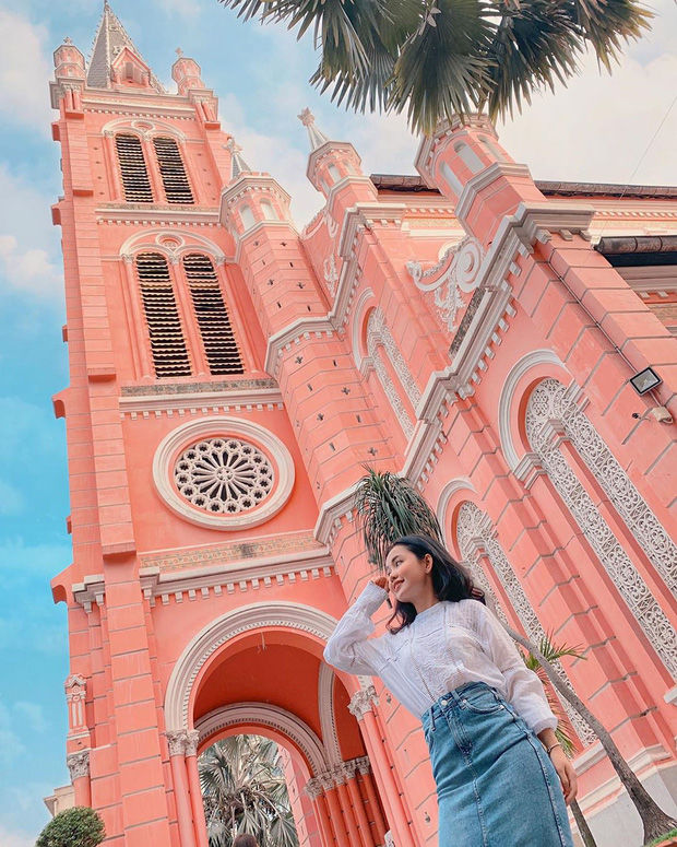 Nhà thờ màu hồng này sắp soán ngôi phố đi bộ và chung cư cà phê để trở thành địa điểm được chụp ảnh nhiều nhất ở Sài Gòn đấy! - Ảnh 31. Nhà thờ màu hồng này sắp soán ngôi phố đi bộ và chung cư cà phê để trở thành địa điểm được chụp ảnh nhiều nhất ở Sài Gòn đấy! - Ảnh 31.