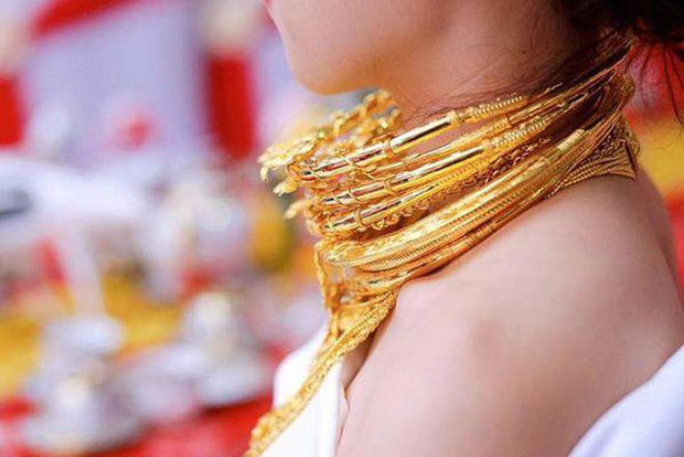 Những cô dâu số hưởng với vòng vàng trĩu cổ: Gánh nặng vậy ai cũng nguyện ý lấy chồng! - Ảnh 3. Những cô dâu số hưởng với vòng vàng trĩu cổ: Gánh nặng vậy ai cũng nguyện ý lấy chồng! - Ảnh 3.