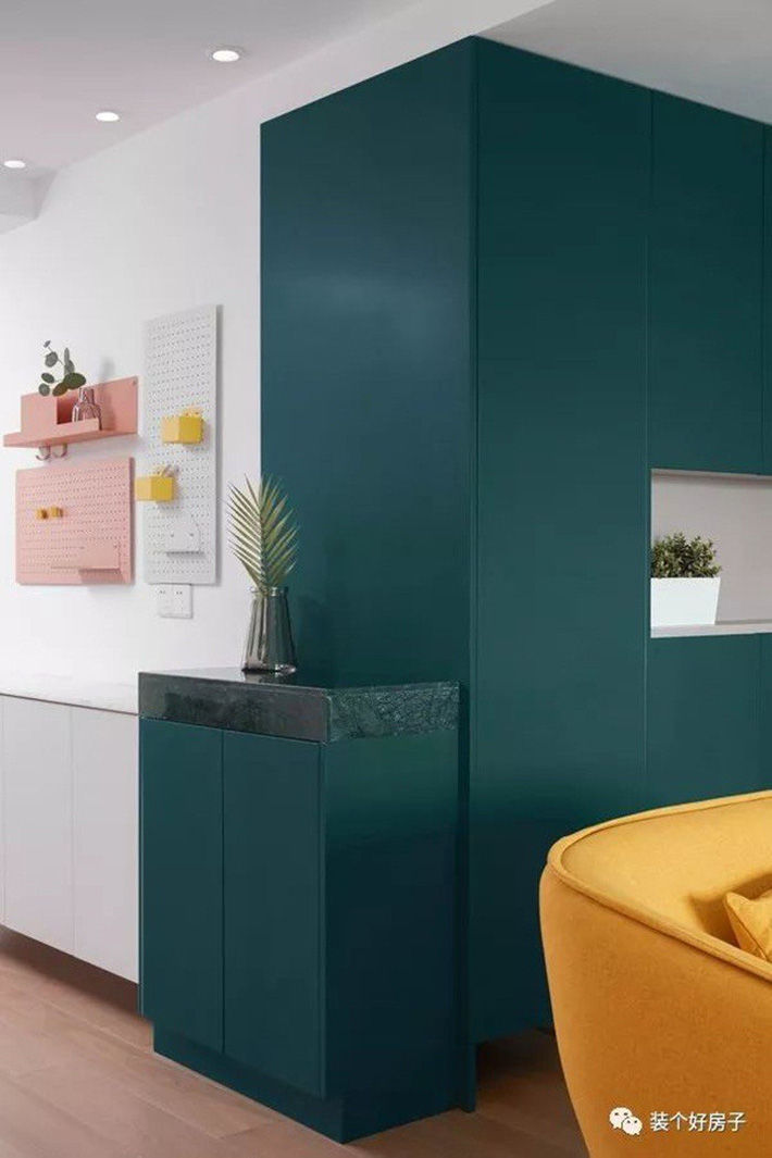 Căn hộ cũ dột nát ai vào cũng chê bỗng biến thành không gian rộng 80m² với những điểm nhấn ấn tượng