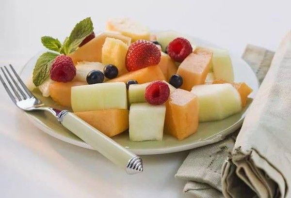 6 thói quen sau khi ăn nhiều người vẫn làm đang âm thầm giết chết hệ tiêu hóa - Ảnh 1. 6 thói quen sau khi ăn nhiều người vẫn làm đang âm thầm giết chết hệ tiêu hóa - Ảnh 1.