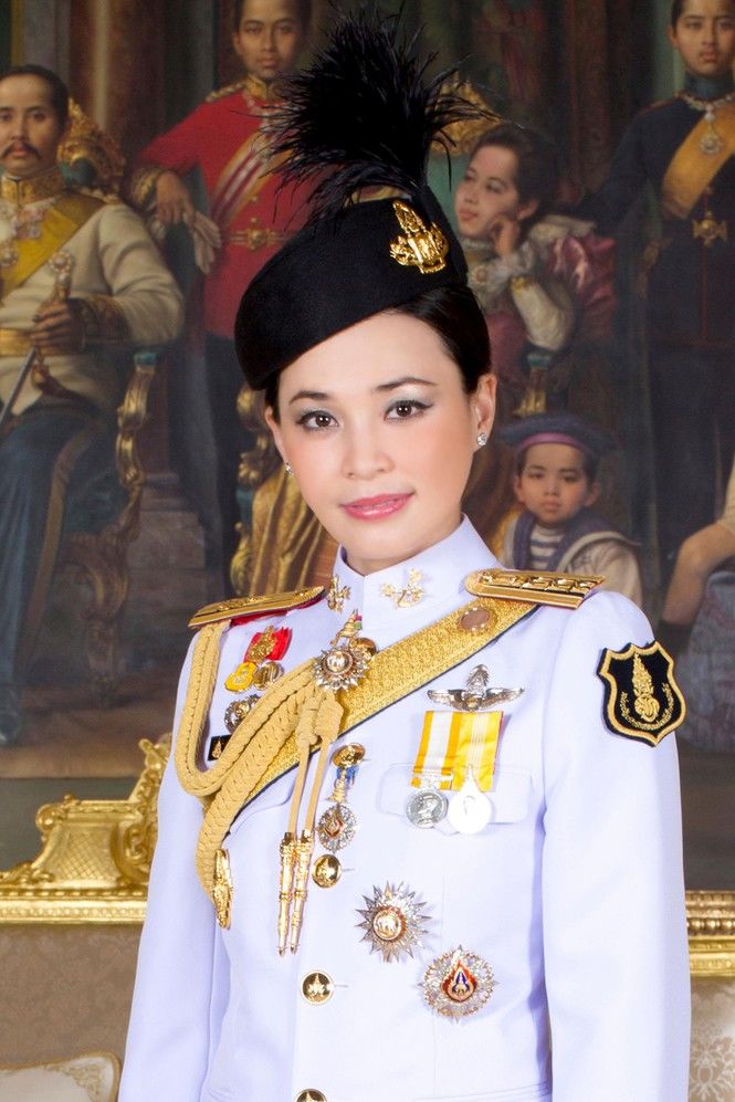 Đường binh nghiệp của Hoàng hậu Thái Lan: 6 năm từ thiếu uý lên đại tướng - ảnh 5