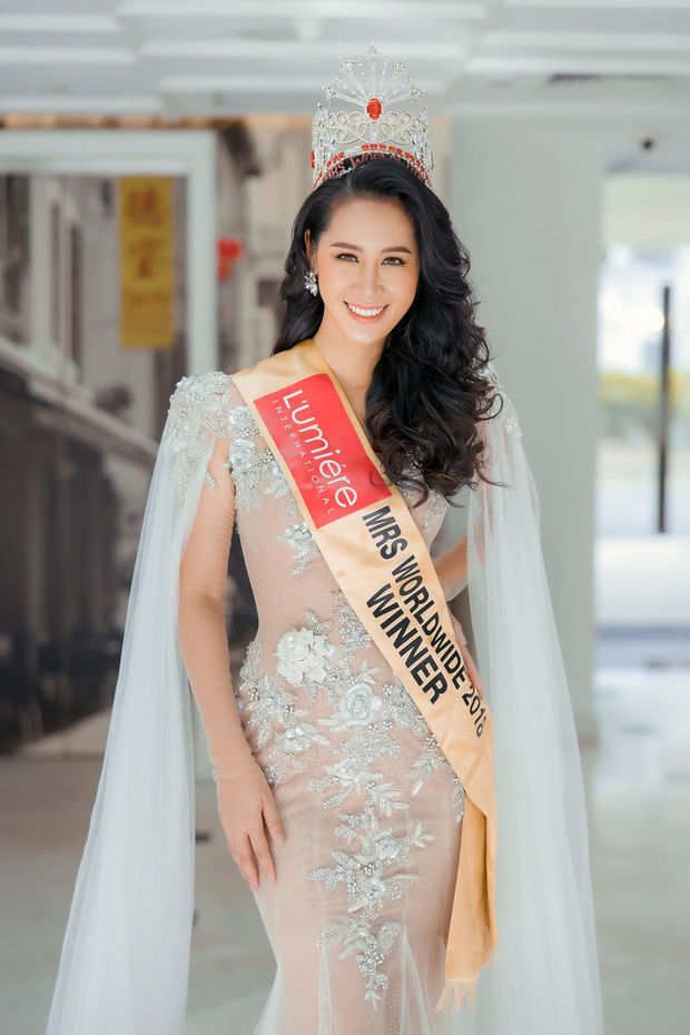 Dàn sao Việt đình đám khiến dân tình choáng váng vì sinh ra trong gia đình học thức, bố mẹ đều là giáo viên, giáo sư, tiến sĩ nổi tiếng - Ảnh 9. Dàn sao Việt đình đám khiến dân tình choáng váng vì sinh ra trong gia đình học thức, bố mẹ đều là giáo viên, giáo sư, tiến sĩ nổi tiếng - Ảnh 9.
